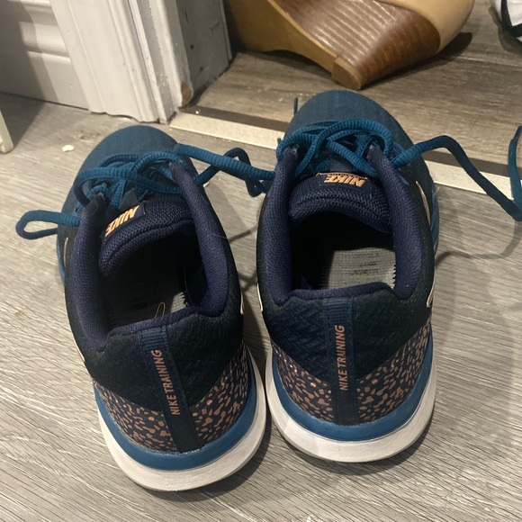 Nike Shoes - Picture 4 of 4